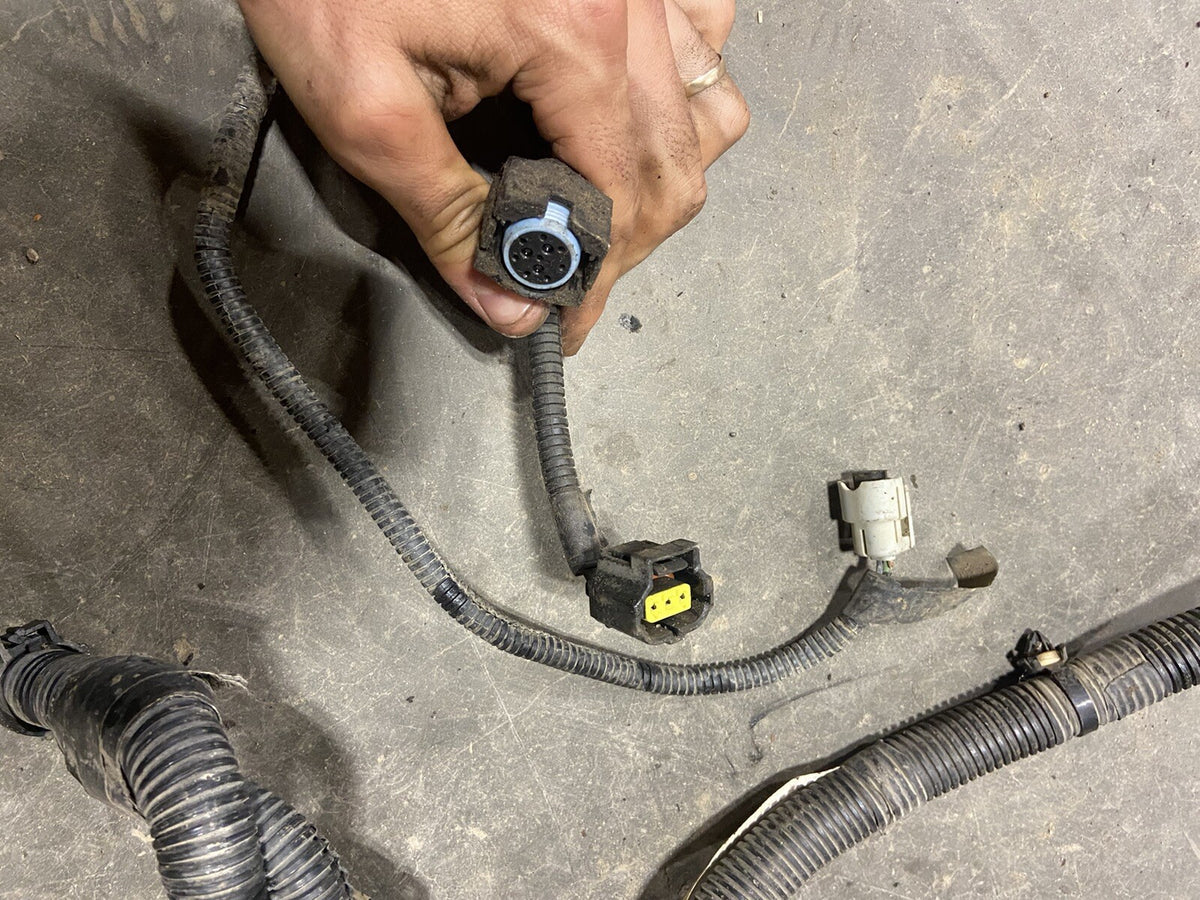 2001 DODGE RAM 24V CUMMINS AUTOMATIC COMPLETE ENGINE PCM / TRANS HARNESS 3947201