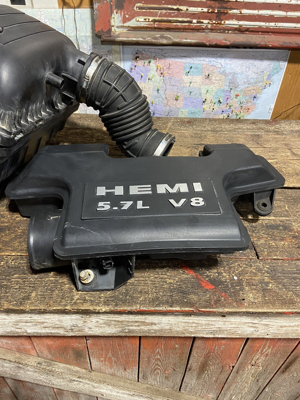 2006 - 2008 DODGE RAM 1500 2500 5.7L HEMI OEM AIR FILTER HOUSING INTAKE SET