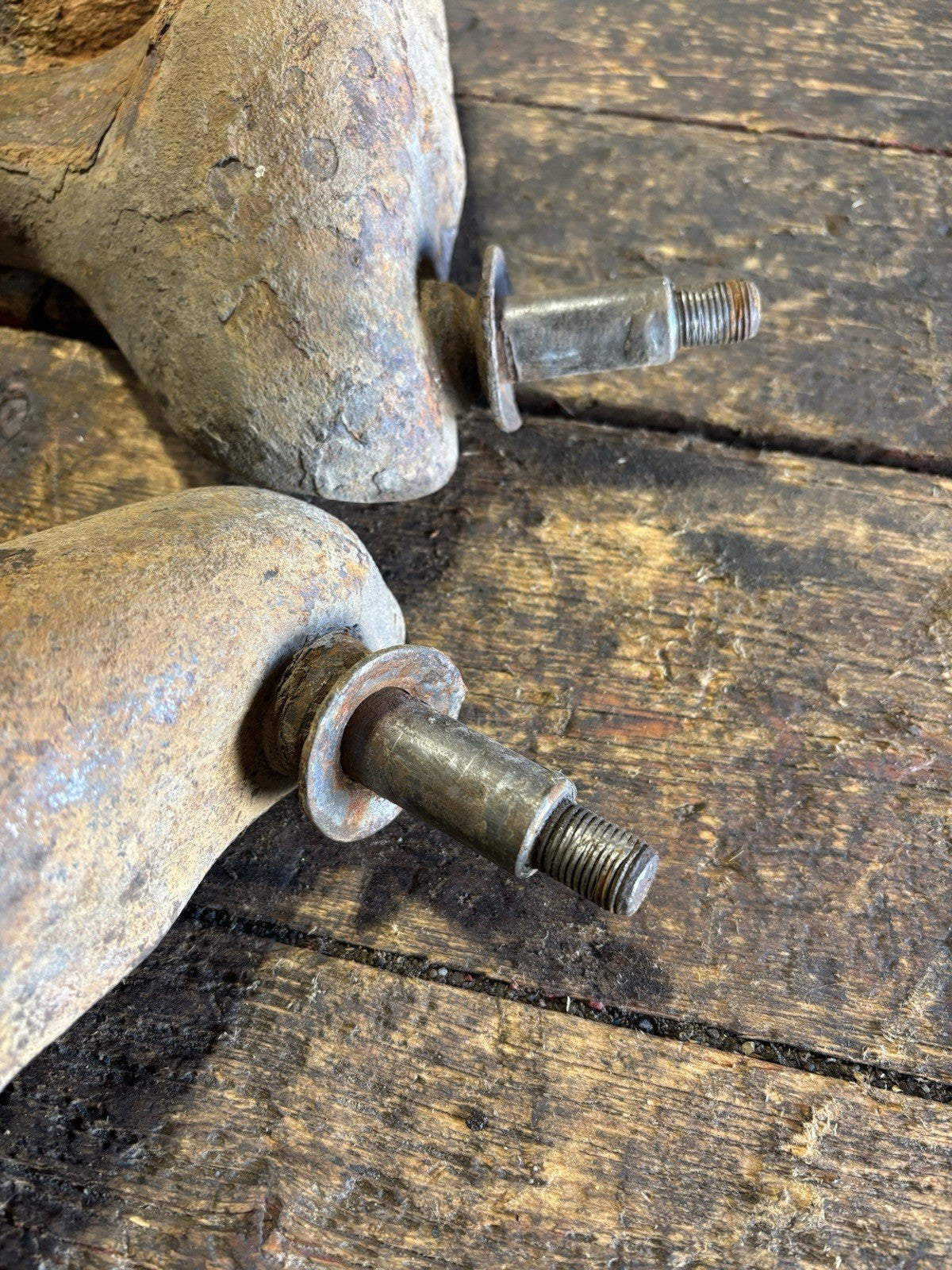 1989-1993 DODGE RAM 250 350 CUMMINS REAR LEAFSPRING SADDLE UBOLT / SHOCK MOUNTS