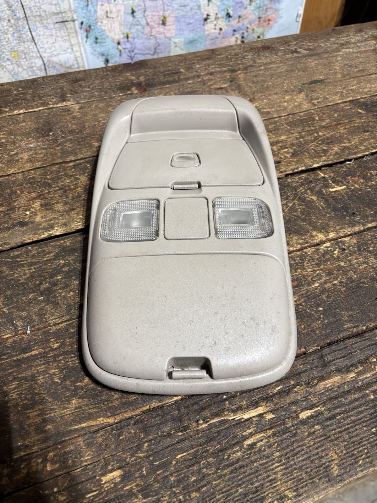 1999 2000 2001 2002 DODGE RAM 2500 3500 OVERHEAD CONSOLE SUNGLASSES HOLDER LIGHT