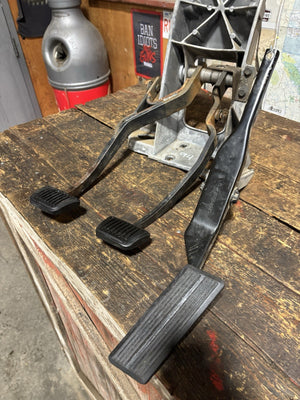1994 - 1997 DODGE RAM CLUTCH BRAKE THROTTLE PEDAL ASSEMBLY 52007542, 52078206