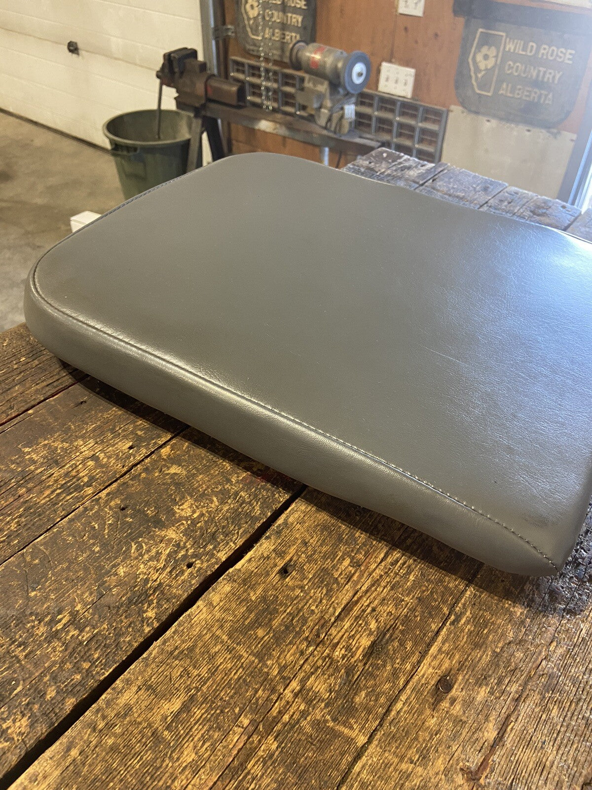 2006 - 2009 DODGE RAM 1500 2500 3500 CUMMINS CENTER CONSOLE LID GREY