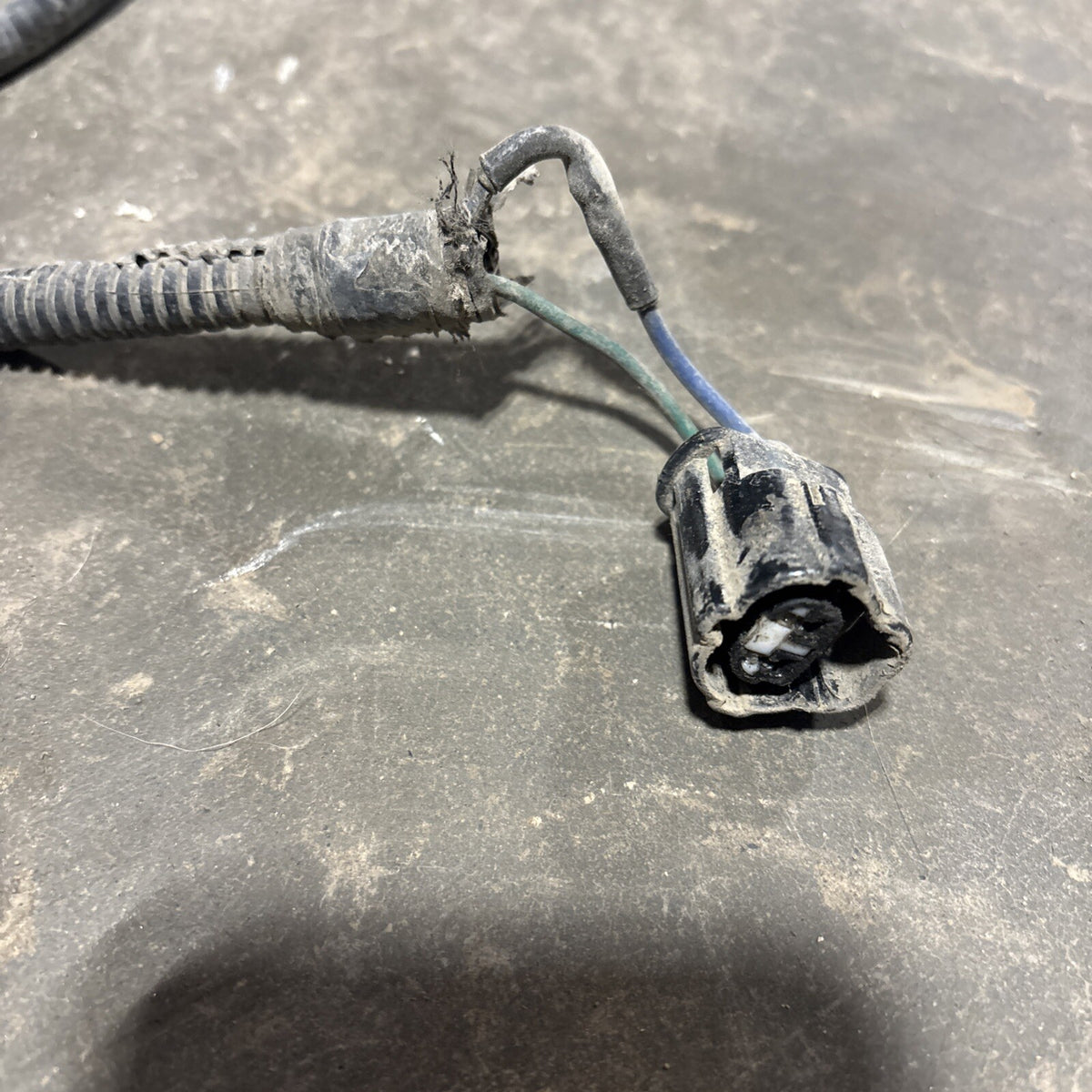 2000 .5 2001 DODGE RAM 2500 3500 5.924v CUMMINS 5SPD 6SPD ENGINE HARNESS 3946666