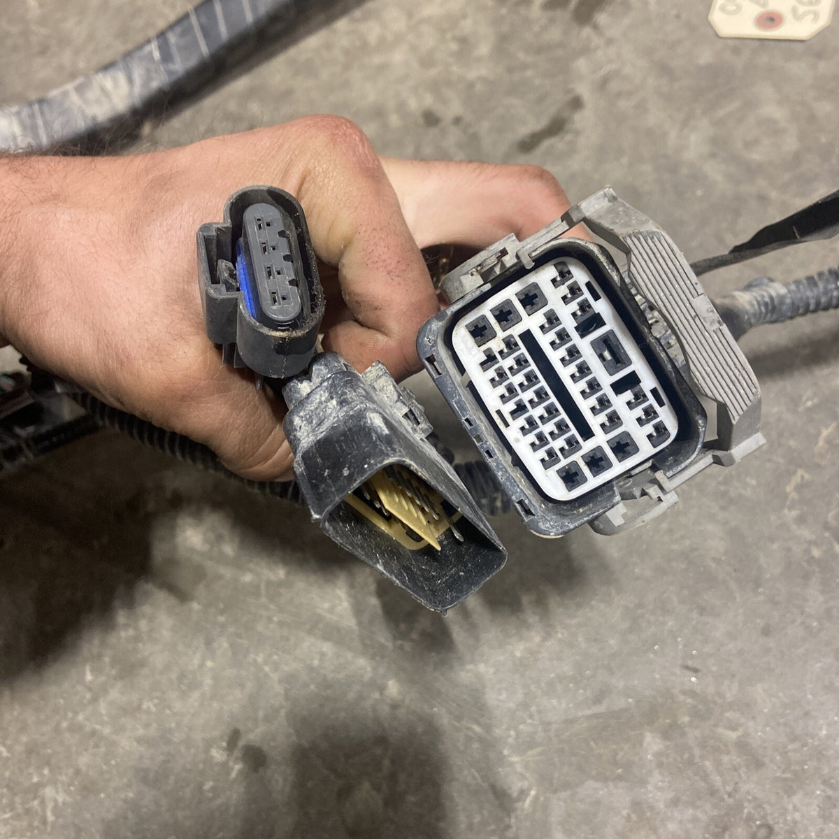 2005 DODGE RAM 2500 3500 CUMMINS ENGINE BAY HARNESS 56051233AD