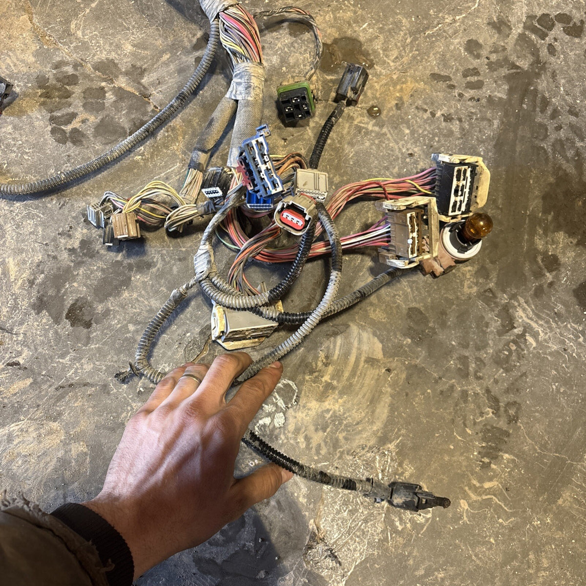 2008 DODGE RAM 2500 3500 6.7L CUMMINS 6spd G56 ENGINE BAY HARNESS 68035301ac