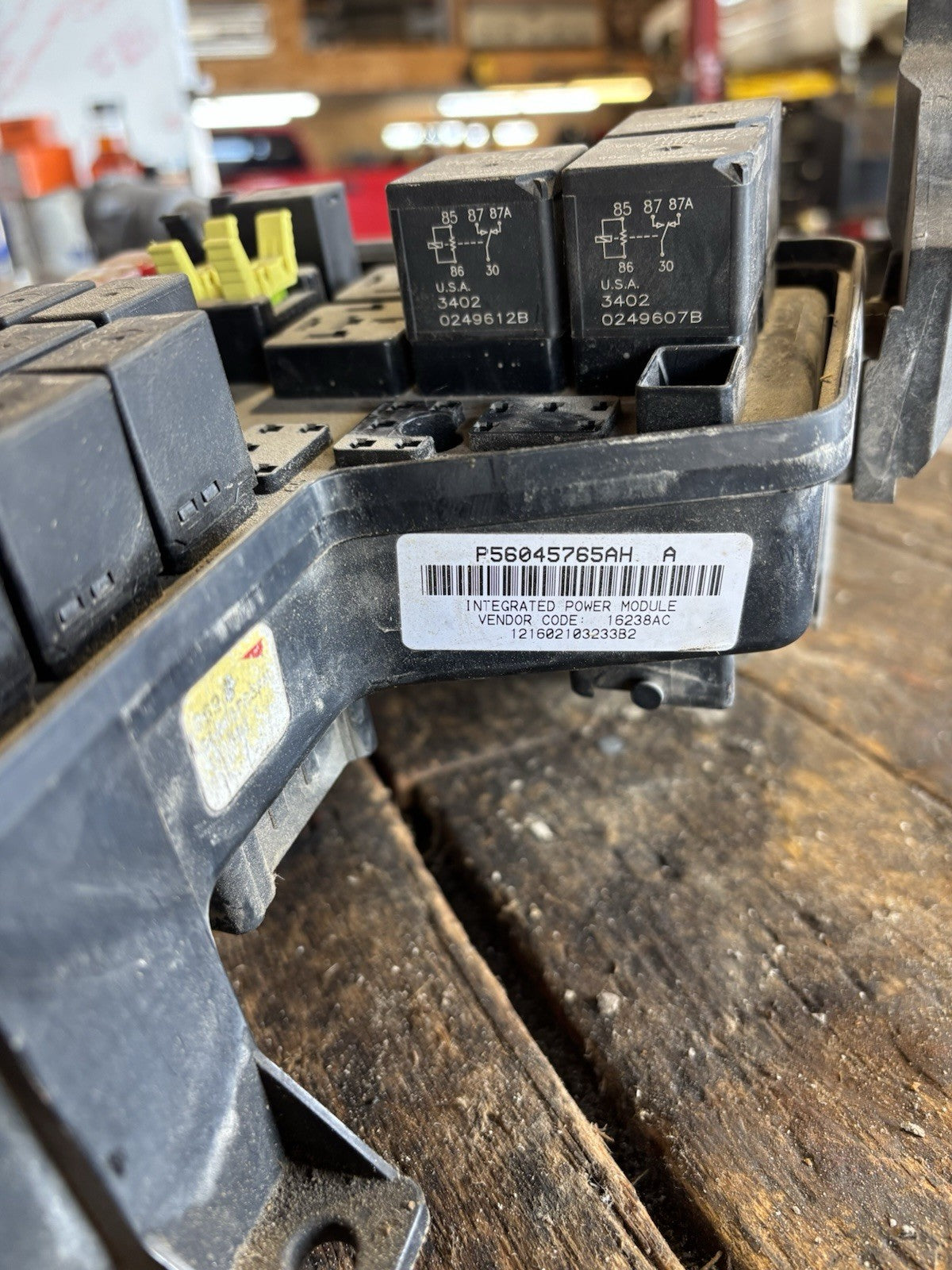 2003 DODGE RAM CUMMINS MANUAL TRANS TIPM INTEGRATED POWER FUSE BOX P56045765AH