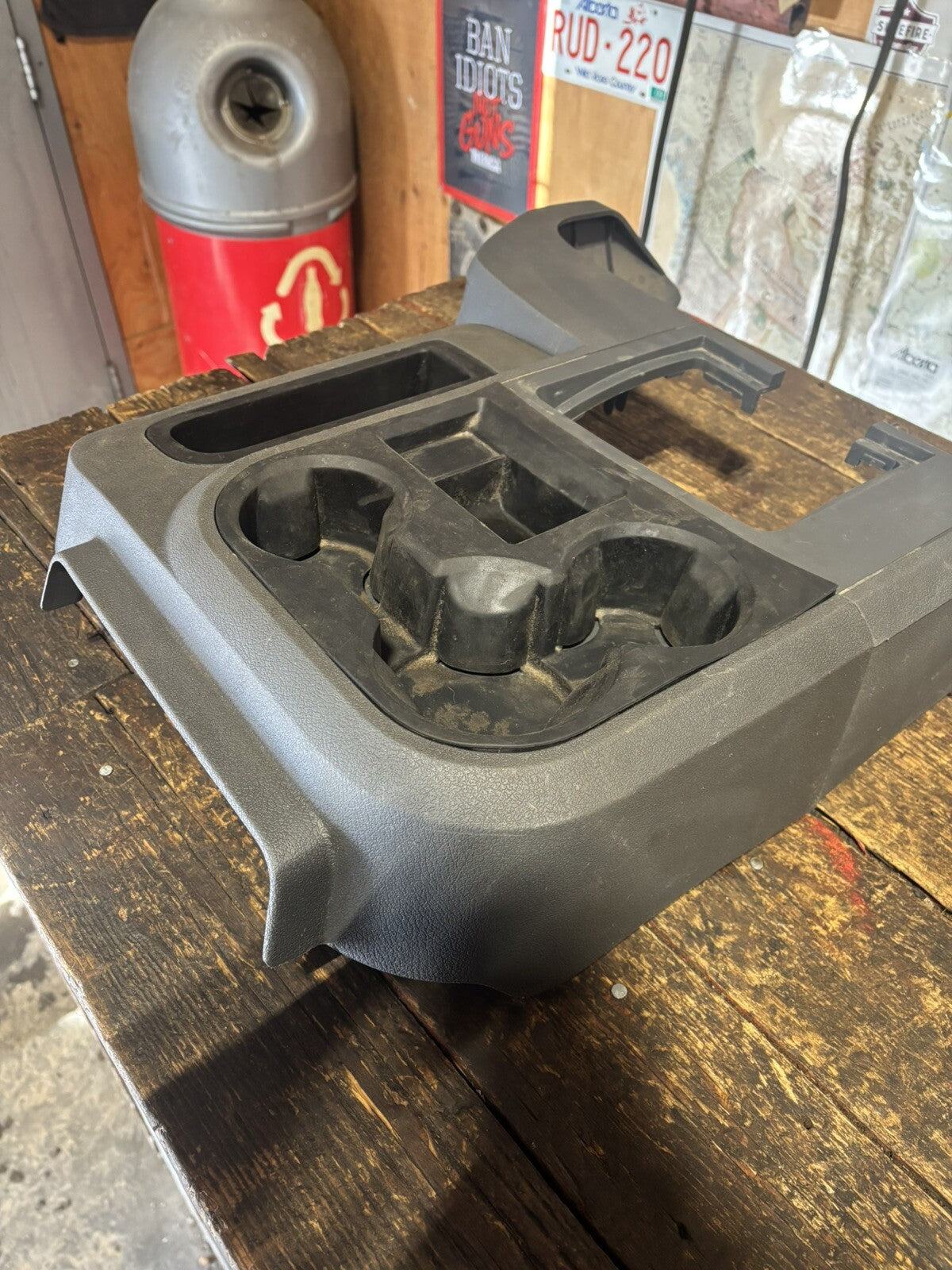 NICE 2006 - 2009 DODGE RAM MANUAL TRANSMISSION SHIFTER SURROUND CONSOLE