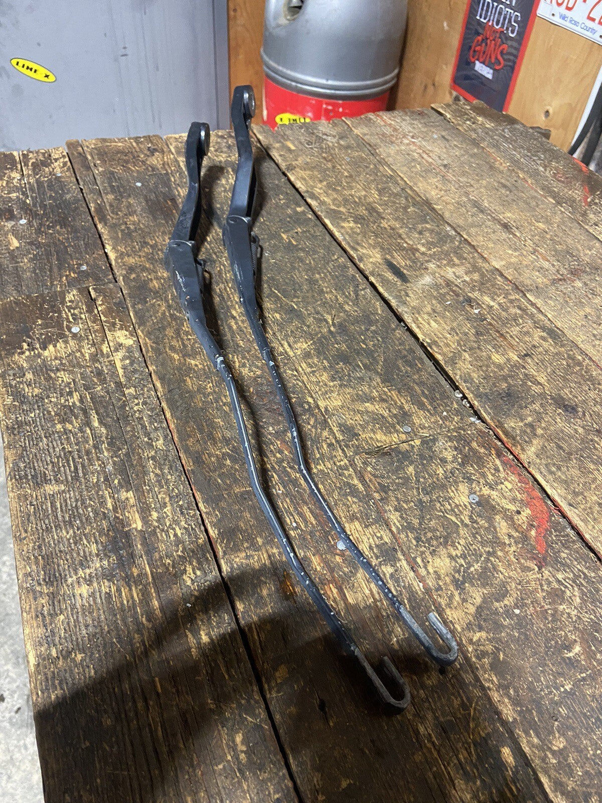 2010 - 2012 DODGE RAM 2500 3500 WIPER ARMS SET PAIR 55277449AC 55277450AB