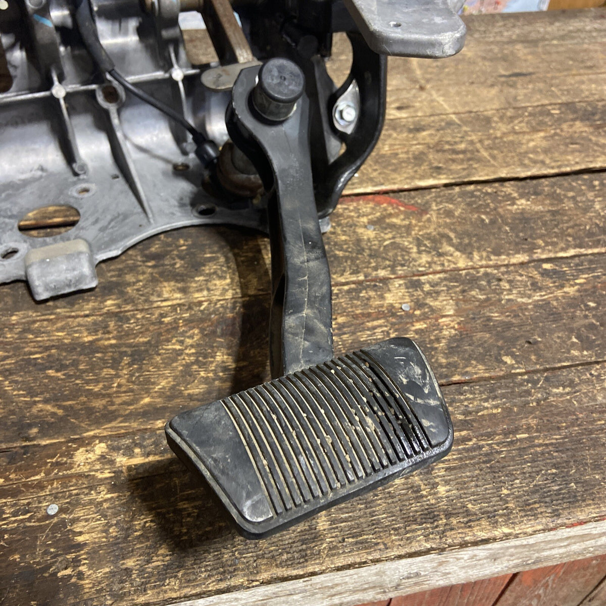 2004 - 2009 DODGE RAM 2500 3500 AUTO BRAKE / THROTTLE PEDALS SET POWER ADJUST