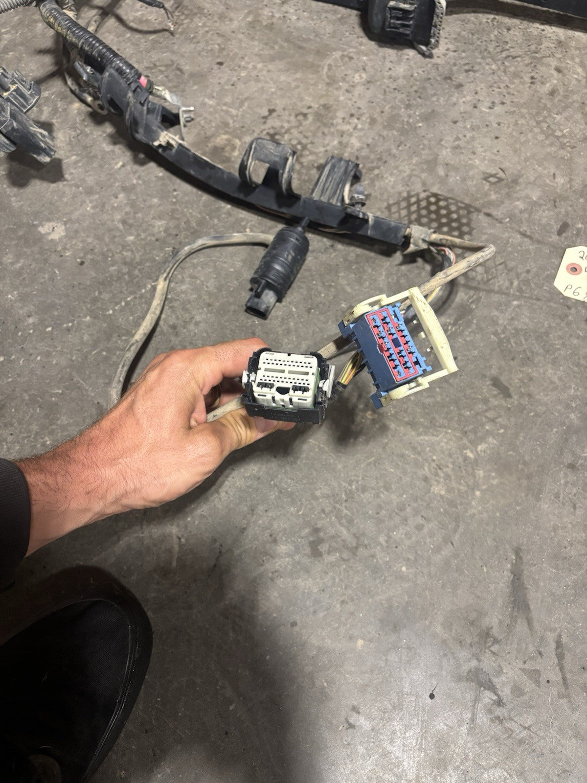 2012 RAM 2500 3500 CUMMINS UNDERHOOD DASH WIRING HARNESS TCASE MODULE 68155384AA