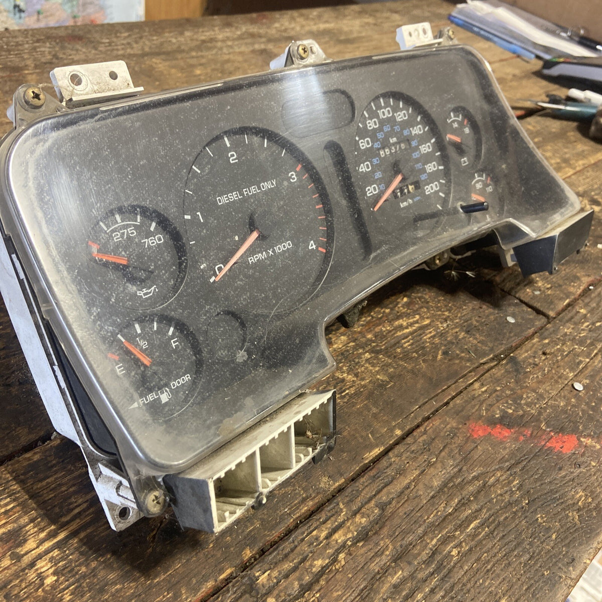 1994 - 1997 DODGE RAM 2500 3500 CUMMINS INSTRUMENT GAUGE CLUSTER 666KMS 56021725