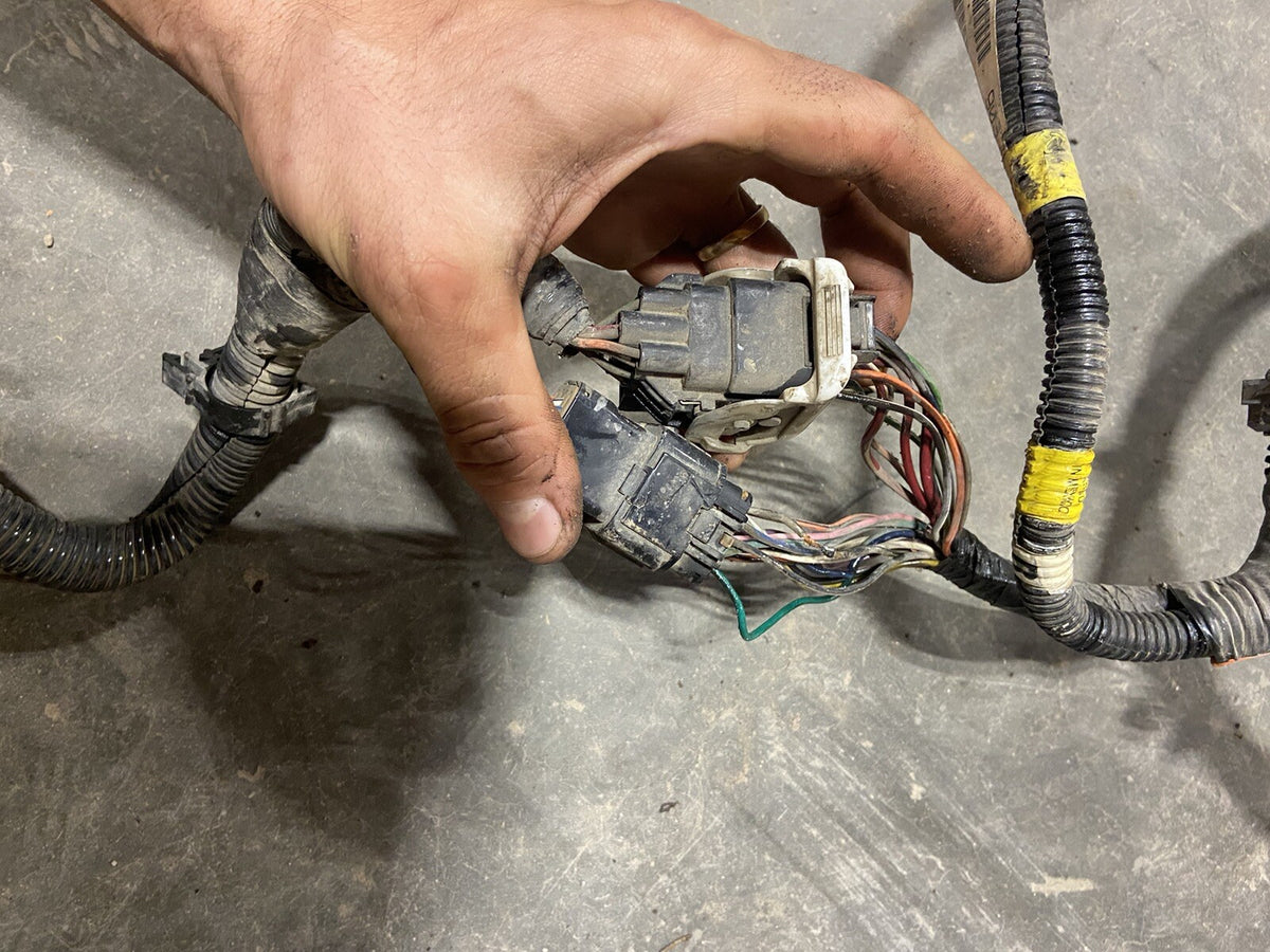 2001 DODGE RAM 24V CUMMINS AUTOMATIC COMPLETE ENGINE PCM / TRANS HARNESS 3947201