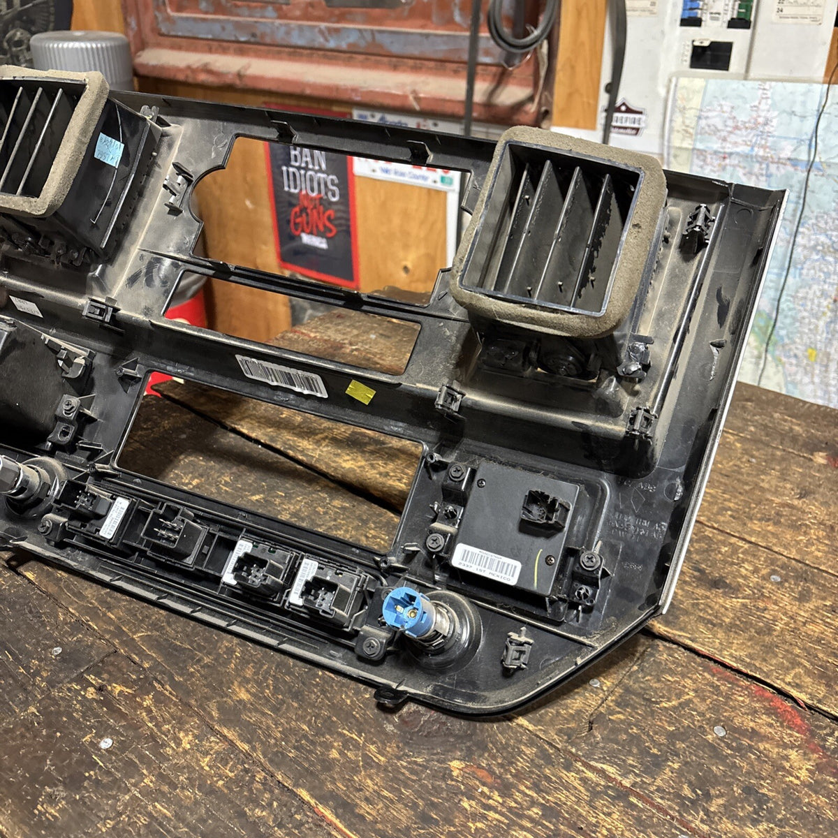 Oem Nice! 2006 - 2009 DODGE RAM WOODGRAIN CENTER DASH BEZEL SURROUND LARAMIE