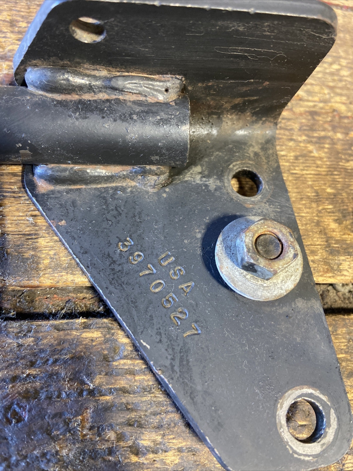 2004 .5 -2009 DODGE RAM 2500 3500 5.9L 6.7 CUMMINS ENGINE TO FAN SHROUD BRACKETS