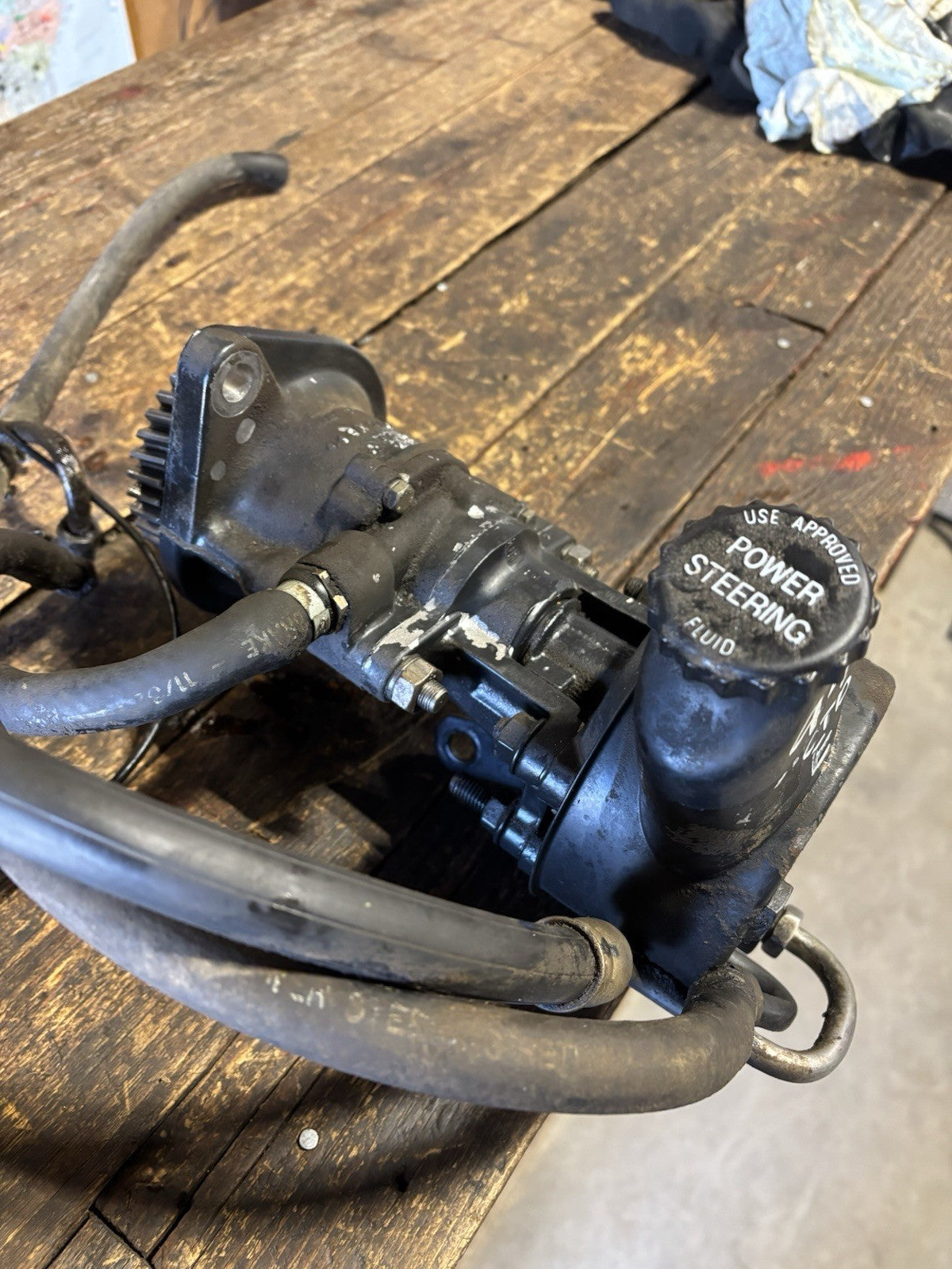 1994 - 1996 DODGE RAM 2500 3500 5.9L CUMMINS POWERSTEERING VACUUM PUMP ASSEMBLY