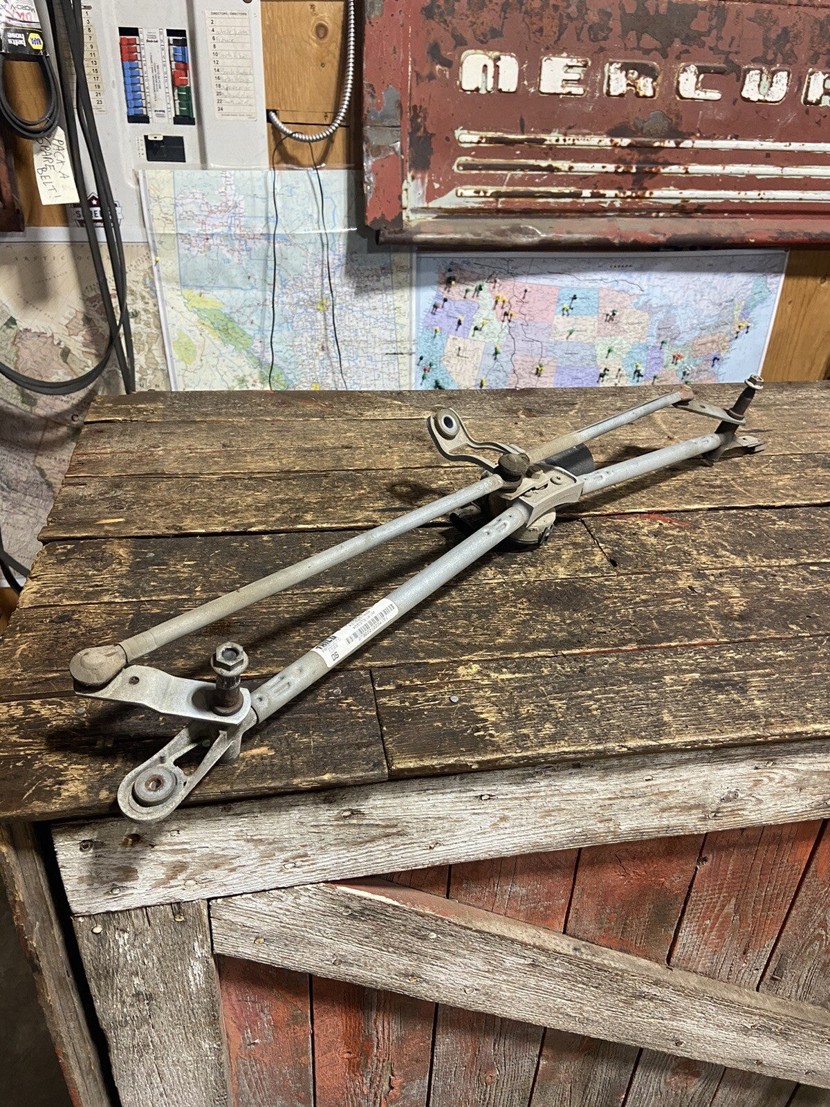 2010 - 2012 DODGE RAM 2500 3500 WIPER MOTOR &amp; LINKAGE ARMS ASSEMBLY 55372141AF