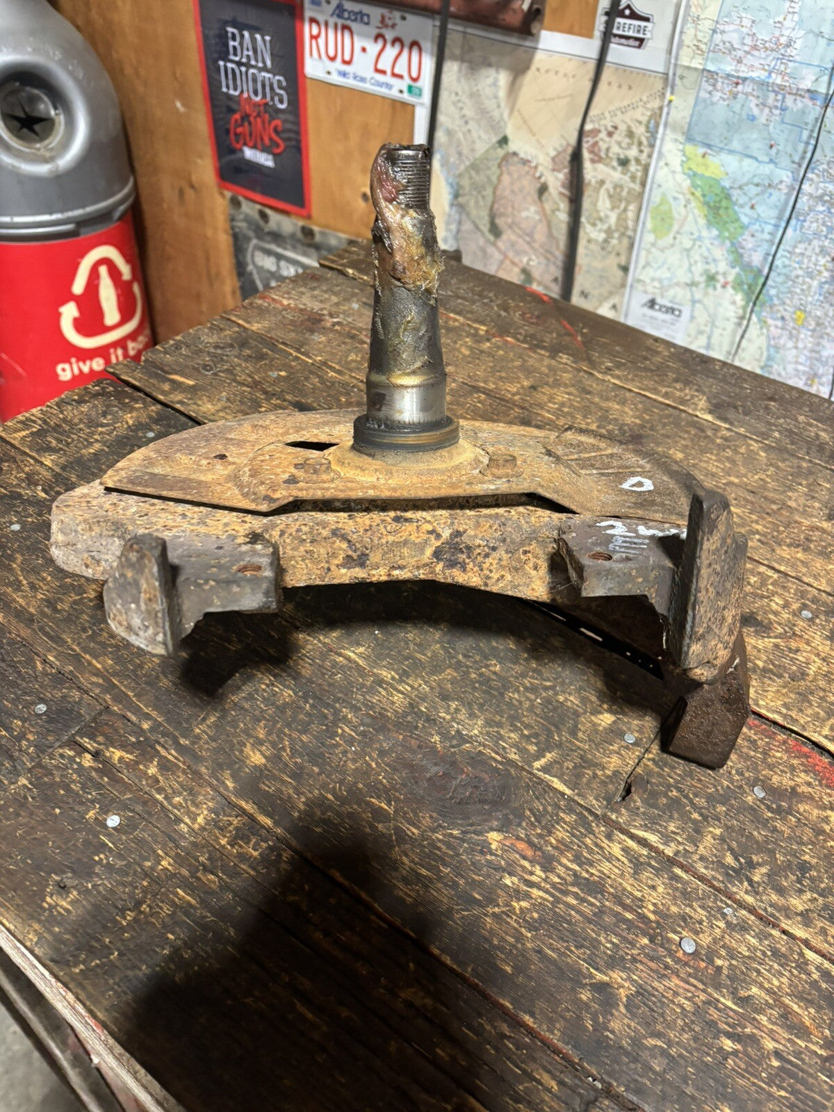 1994 - 1998 DODGE RAM 2500 CUMMINS 2WD STEERING KNUCKLE SPINDLE DRIVER SIDE