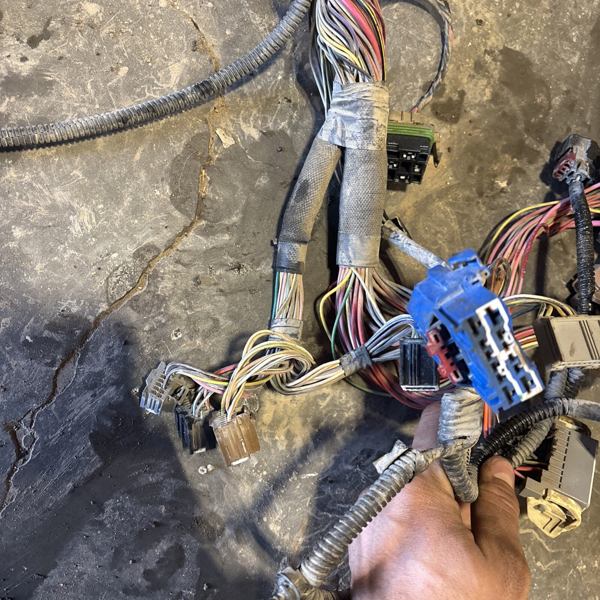 2008 DODGE RAM 2500 3500 6.7L CUMMINS 6spd G56 ENGINE BAY HARNESS 68035301ac