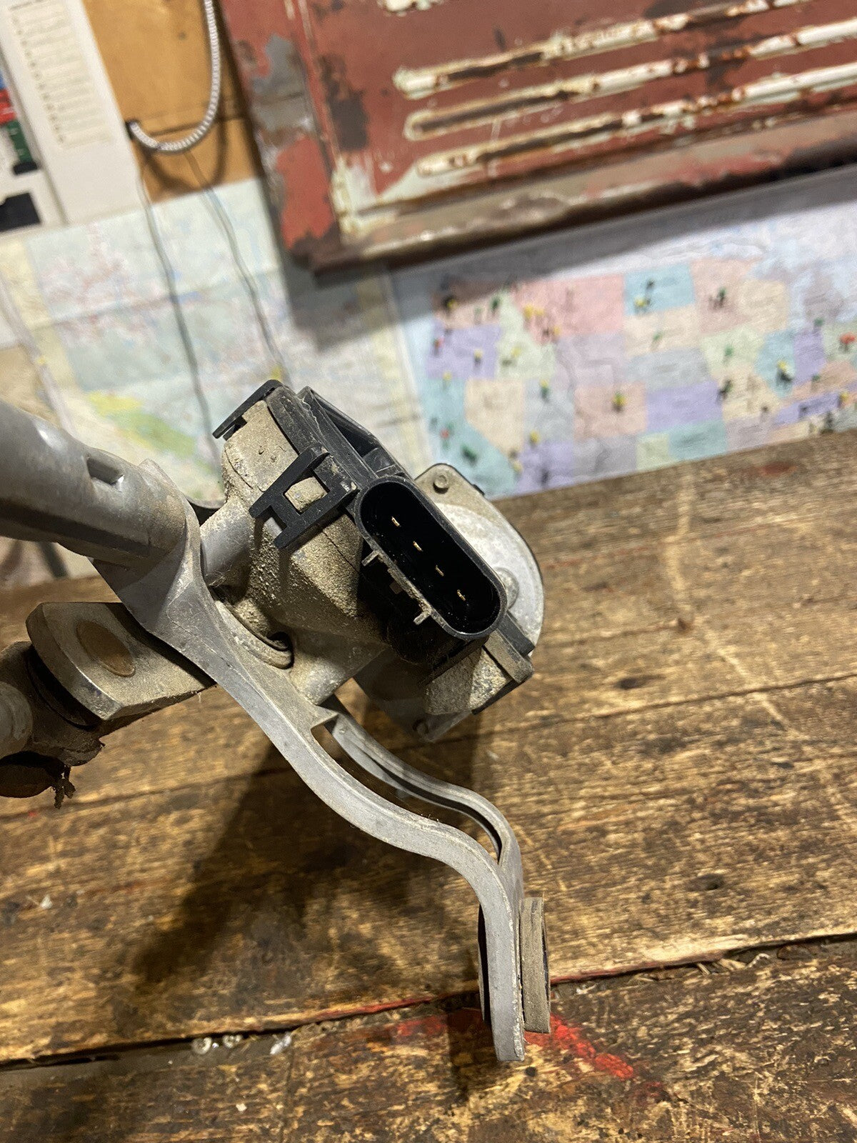 2010 - 2012 DODGE RAM 2500 3500 WIPER MOTOR &amp; LINKAGE ARMS ASSEMBLY 55372141AF