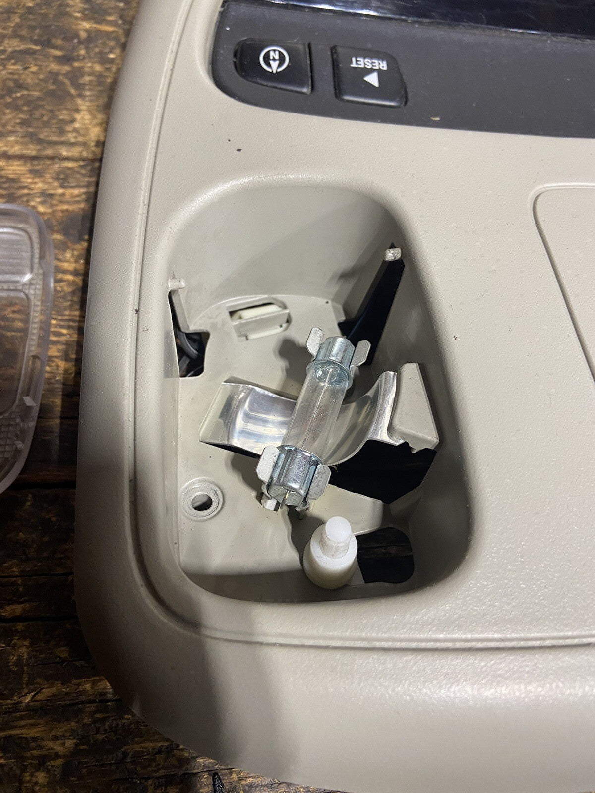 2007 2008 2009 DODGE RAM 2500 3500 OVERHEAD CONSOLE TEMP DISPLAY 56046037AB