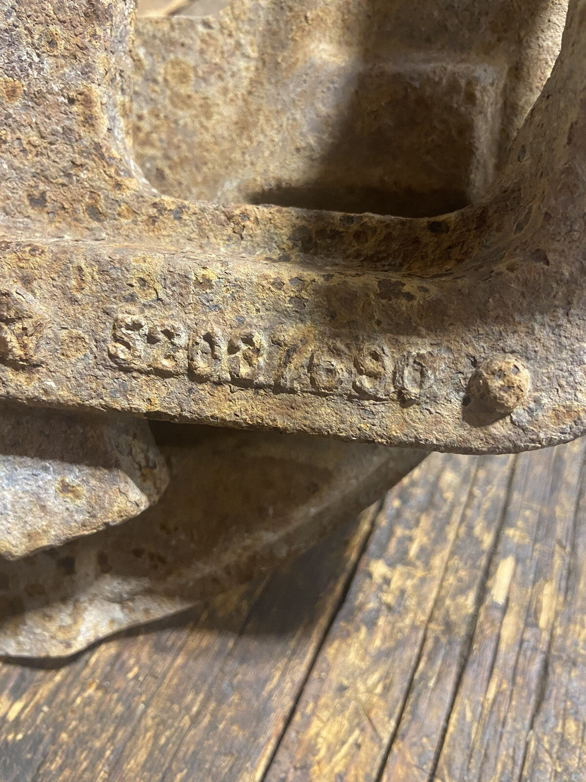 1994 - 1998 DODGE RAM 2500 CUMMINS 2WD STEERING KNUCKLE SPINDLE PASSENGER SIDE