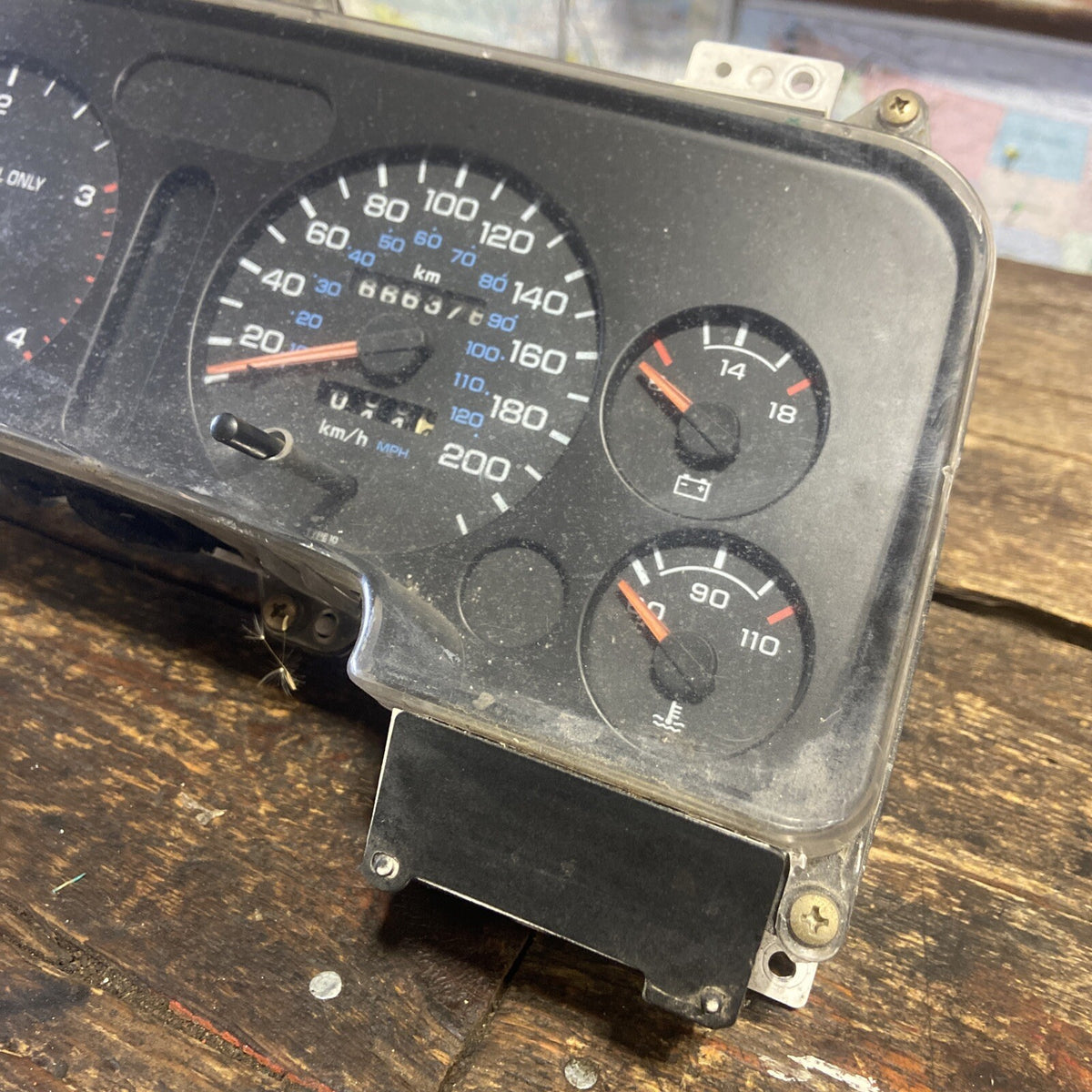1994 - 1997 DODGE RAM 2500 3500 CUMMINS INSTRUMENT GAUGE CLUSTER 666KMS 56021725