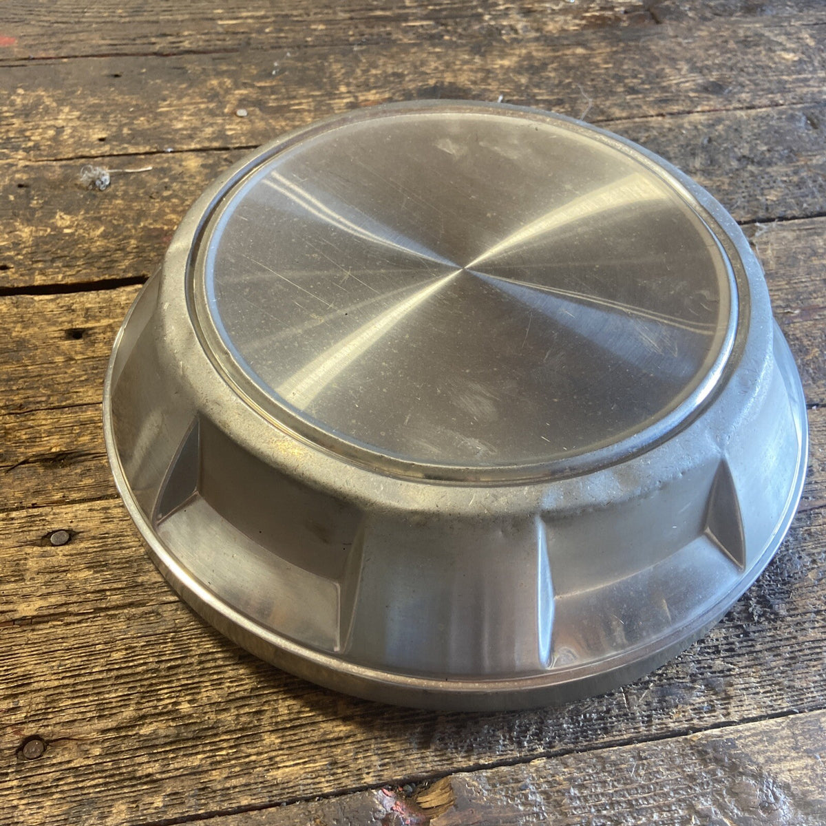 OEM 1989 - 1993 DODGE RAM 250 1ST GEN CUMMINS 2WD HUB CAP