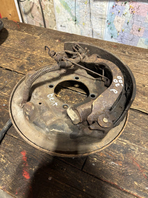 BENT 2000 2001 DODGE RAM 2500 3500 DANA80 PASSENGER SIDE BACKING PLATE 3215371-R