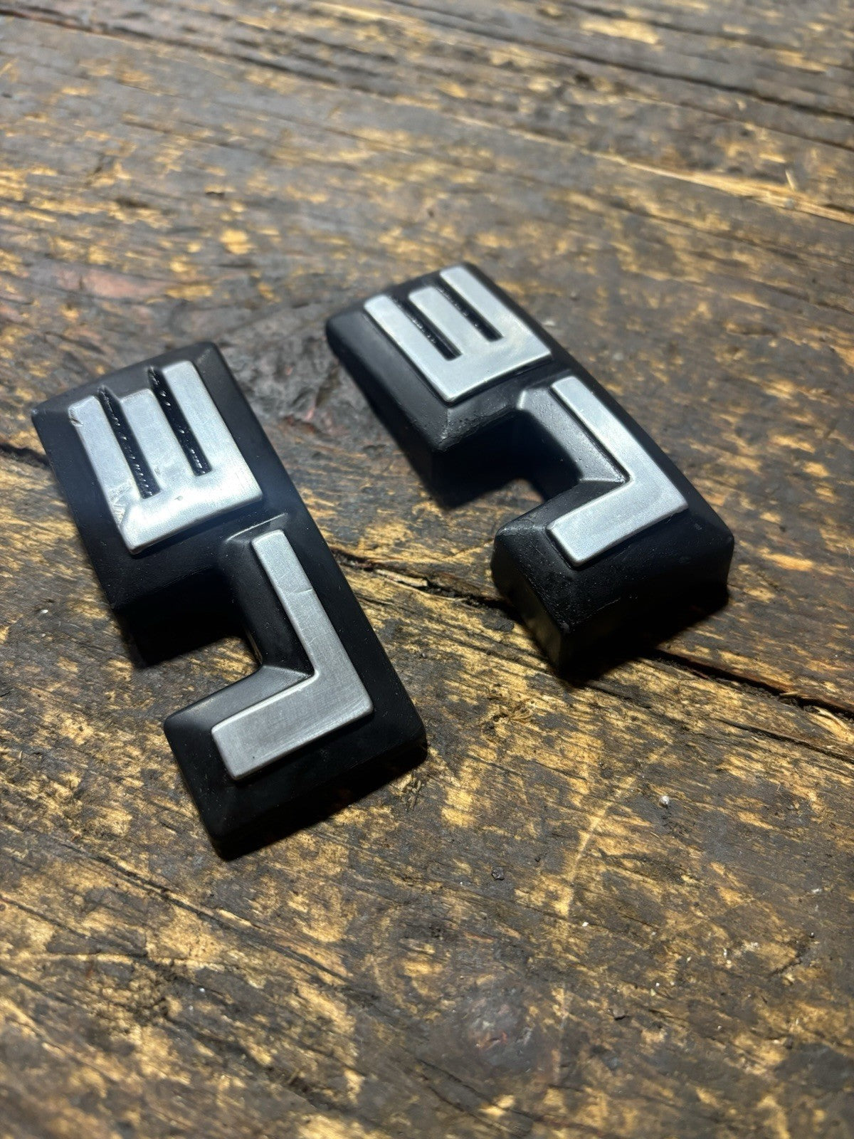 1989-1993 DODGE RAM CUMMINS LE BADGES EMBLEMS SET 55029269LH 55029268RH