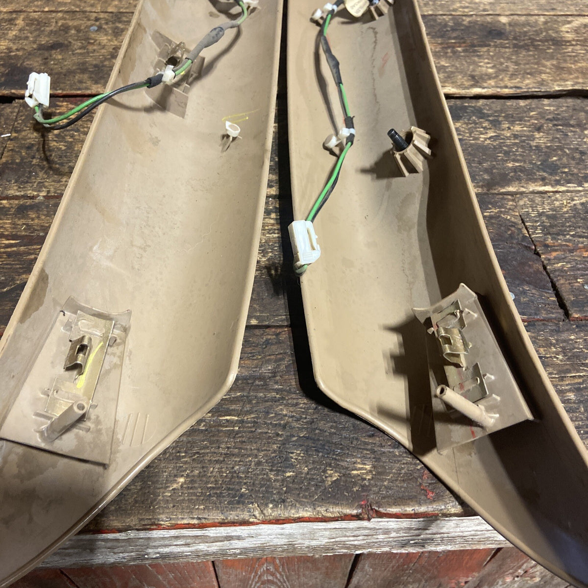 1998 - 2002 DODGE RAM 2500 3500 TAN BROWN OEM A PILLAR SET WITH TWEETER SPEAKERS