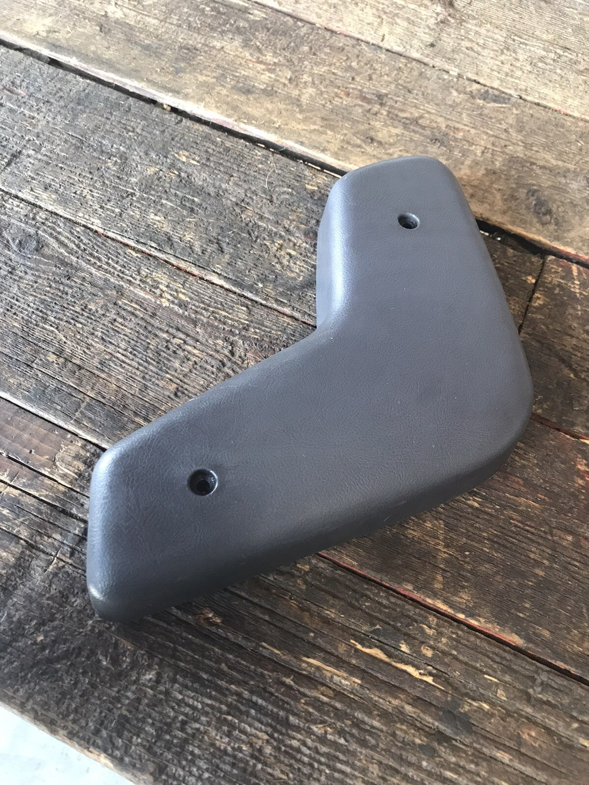 1989-1993 DODGE RAM PASSENGER SIDE PLASTIC GREY HINGE COVER REG CAB BENCH SEAT