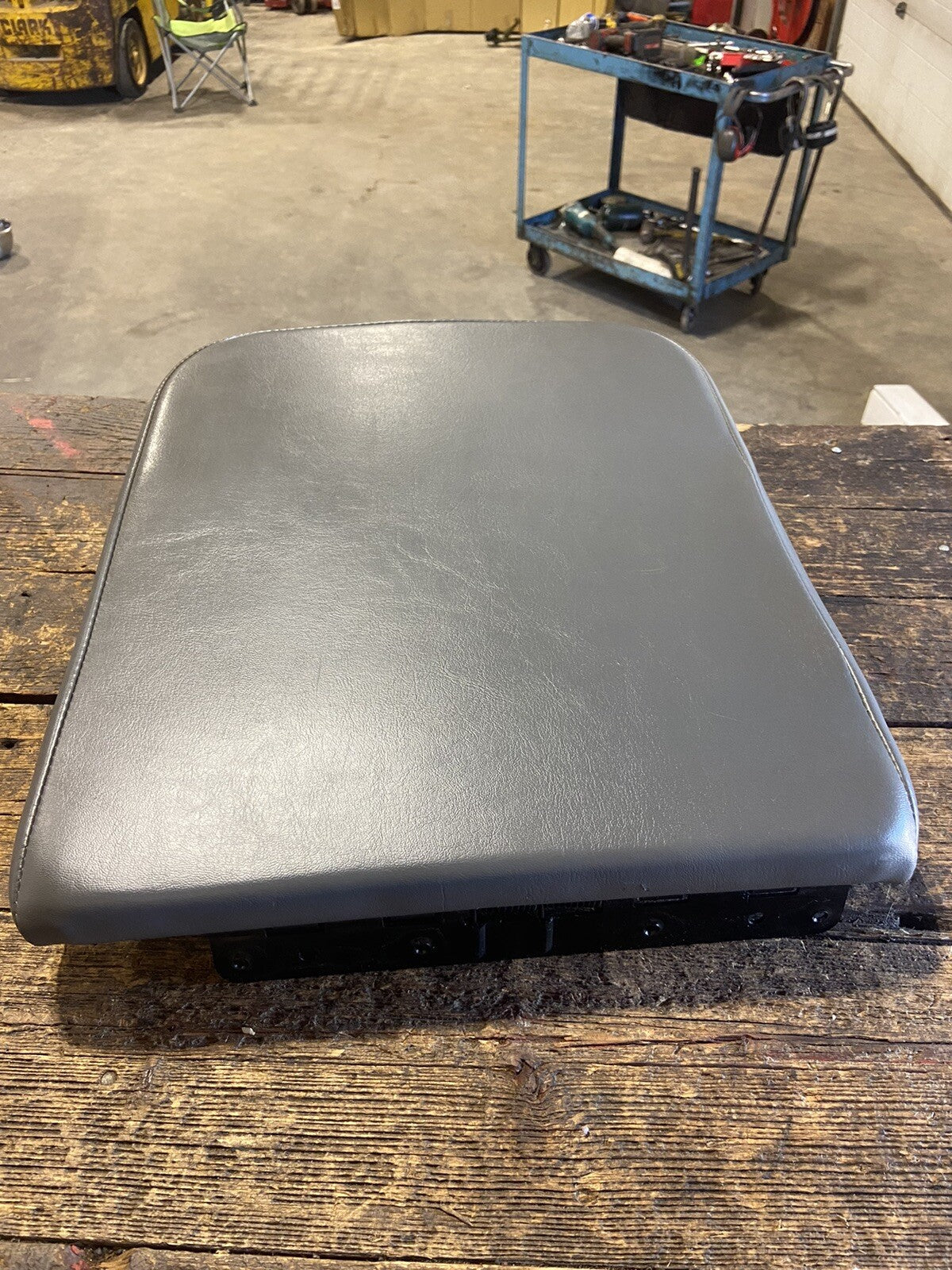 2006 - 2009 DODGE RAM 1500 2500 3500 CUMMINS CENTER CONSOLE LID GREY