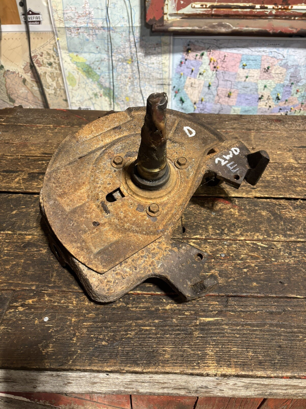 1994 - 1998 DODGE RAM 2500 CUMMINS 2WD STEERING KNUCKLE SPINDLE DRIVER SIDE