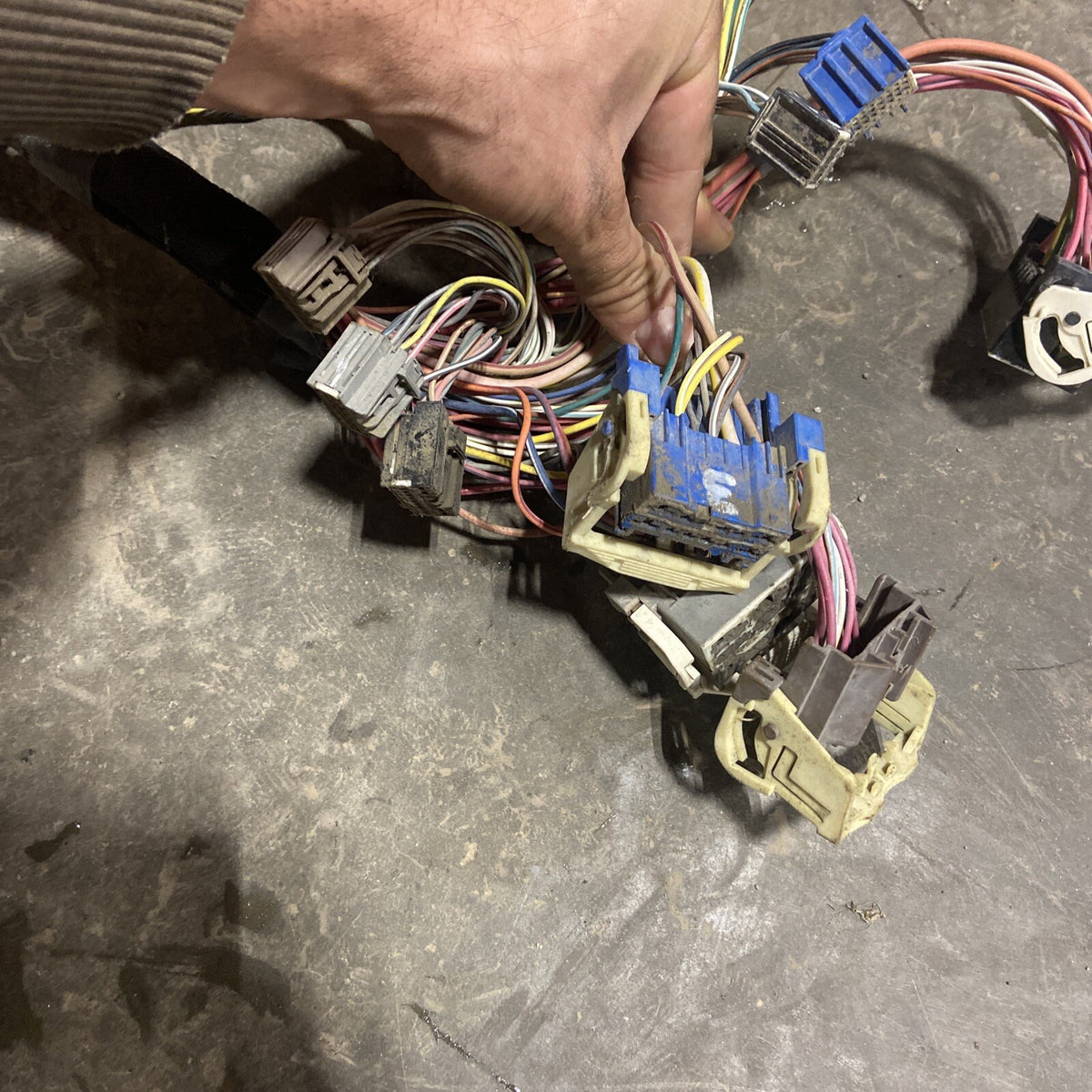 2006 DODGE RAM 2500 3500 CUMMINS ENGINE BAY WIRING HARNESS 56051330AD