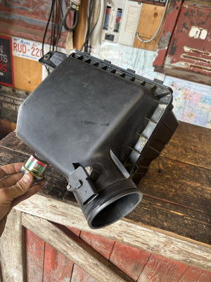 OEM 2003 - 2007 DODGE RAM 2500 3500 CUMMINS 5.9L AIR BOX FILTER HOUSING ASSEMBLY