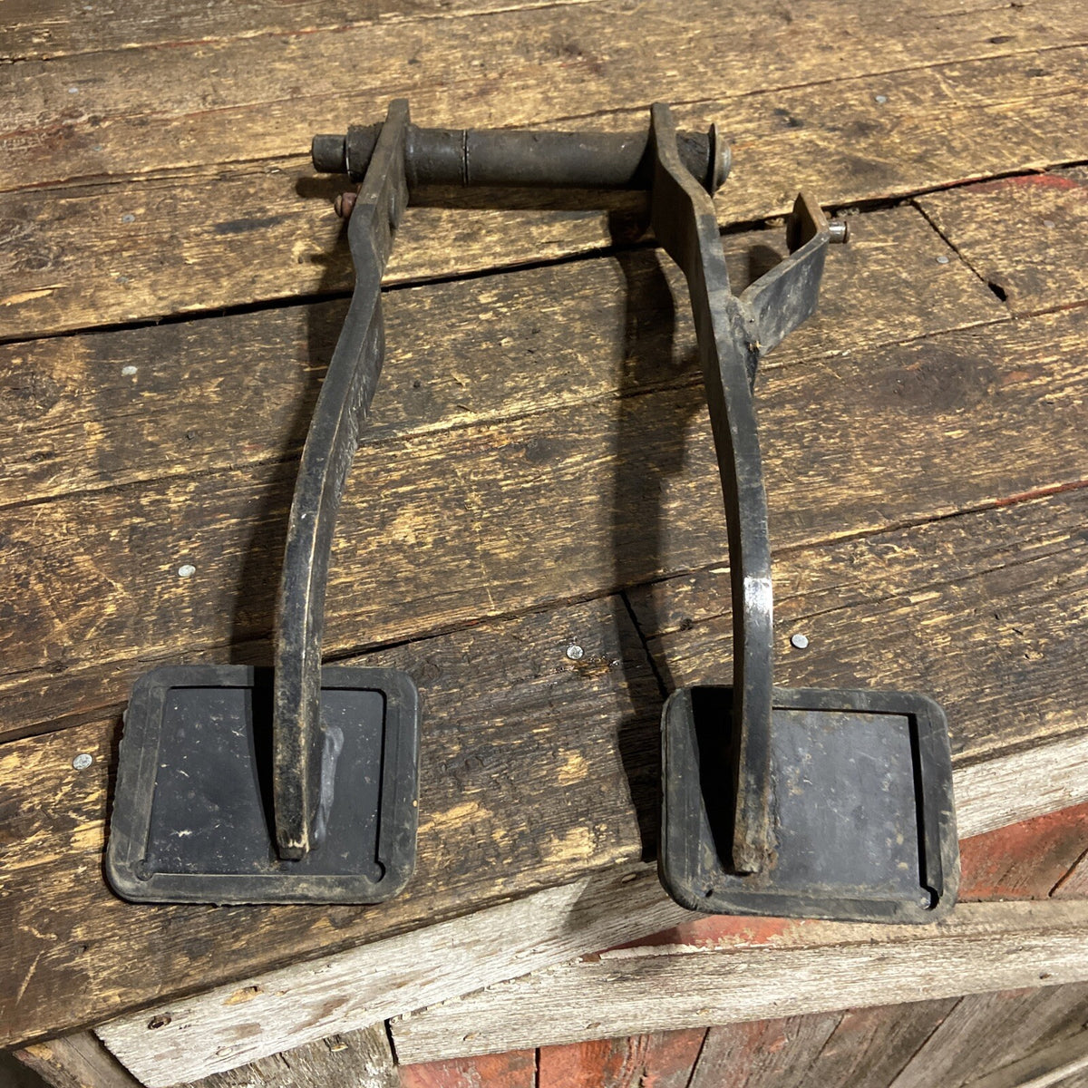 1ST GEN DODGE 1989 -1993 RAM 150 250 350 MANUAL CLUTCH BRAKE PEDAL SET