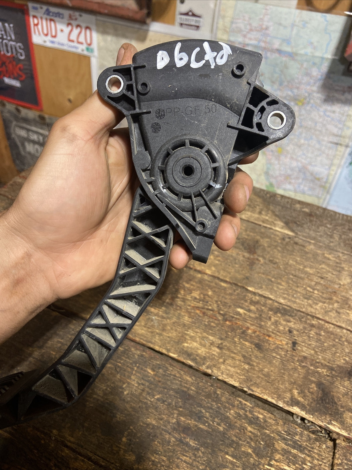 2006 DODGE RAM 2500 3500 5.9l CUMMINS ACCELERATOR GAS PEDAL 53032794ab