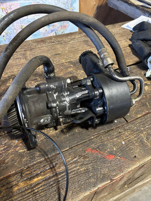 1994 - 1996 DODGE RAM 2500 3500 5.9L CUMMINS POWERSTEERING VACUUM PUMP ASSEMBLY