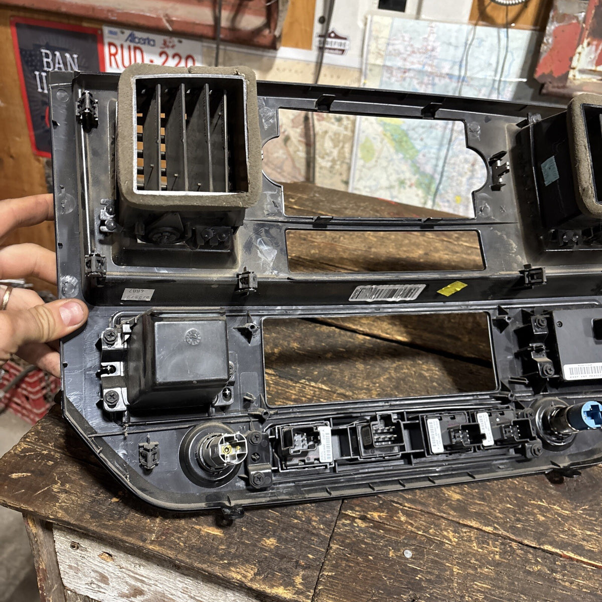 Oem Nice! 2006 - 2009 DODGE RAM WOODGRAIN CENTER DASH BEZEL SURROUND LARAMIE