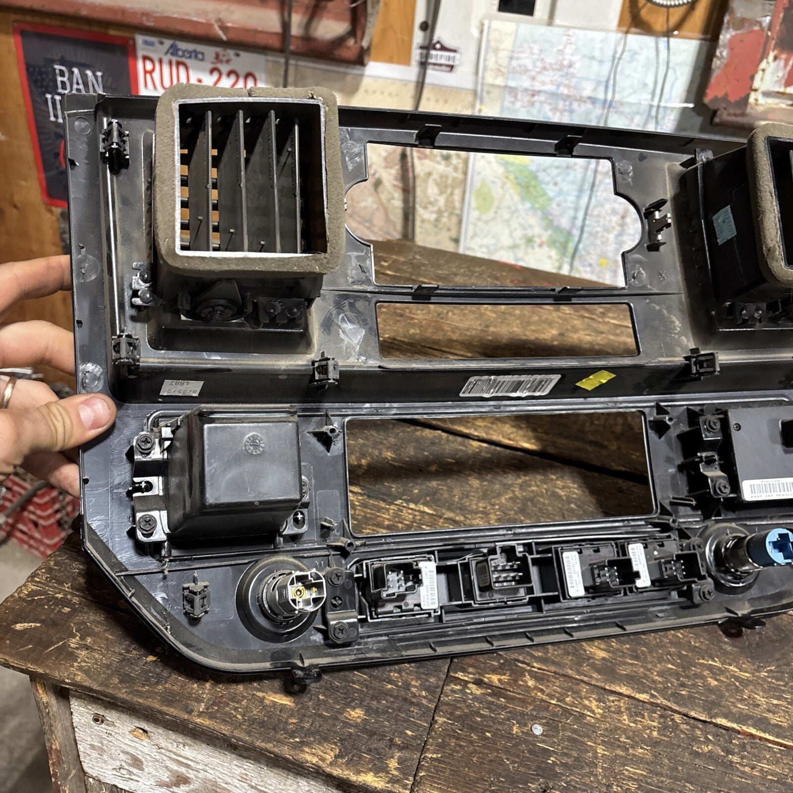 Oem Nice! 2006 - 2009 DODGE RAM WOODGRAIN CENTER DASH BEZEL SURROUND LARAMIE
