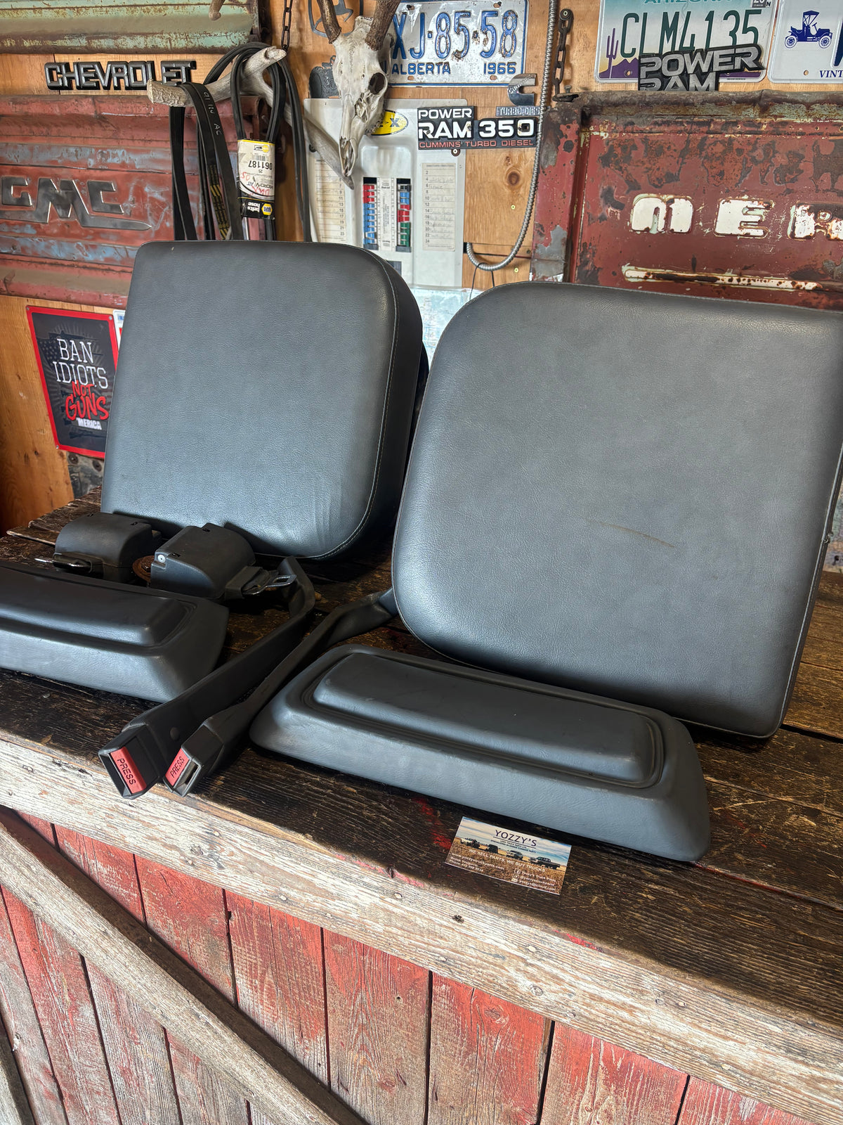 92-93 Dodge Ram Extended Cab Grey Rear Seats &amp; Seat Belt Set