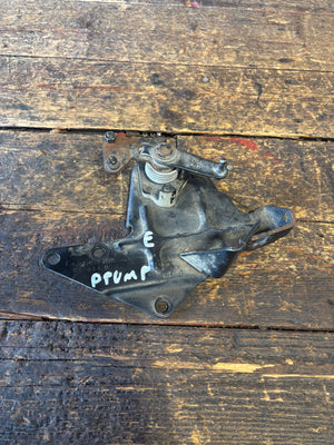 1994 - 1998 DODGE RAM 12V PPUMP CUMMINS THROTTLE LINKAGE BRACKET 3931559