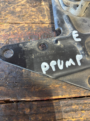 1994 - 1998 DODGE RAM 12V PPUMP CUMMINS THROTTLE LINKAGE BRACKET 3931559