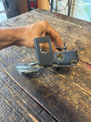 1994 - 1998 DODGE RAM 12V PPUMP CUMMINS THROTTLE LINKAGE BRACKET 3931559