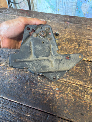 1994 - 1998 DODGE RAM 12V PPUMP CUMMINS THROTTLE LINKAGE BRACKET 3931559