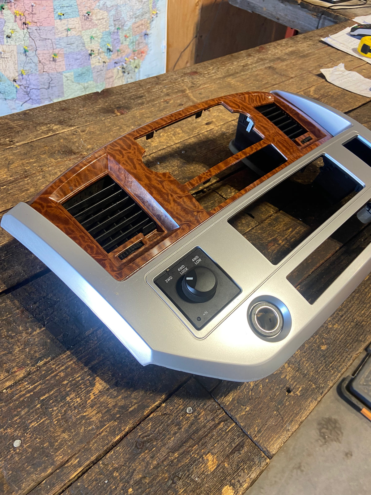 06-&#39;09 Dodge Ram Woodgrain Center Dash Bezel Surround