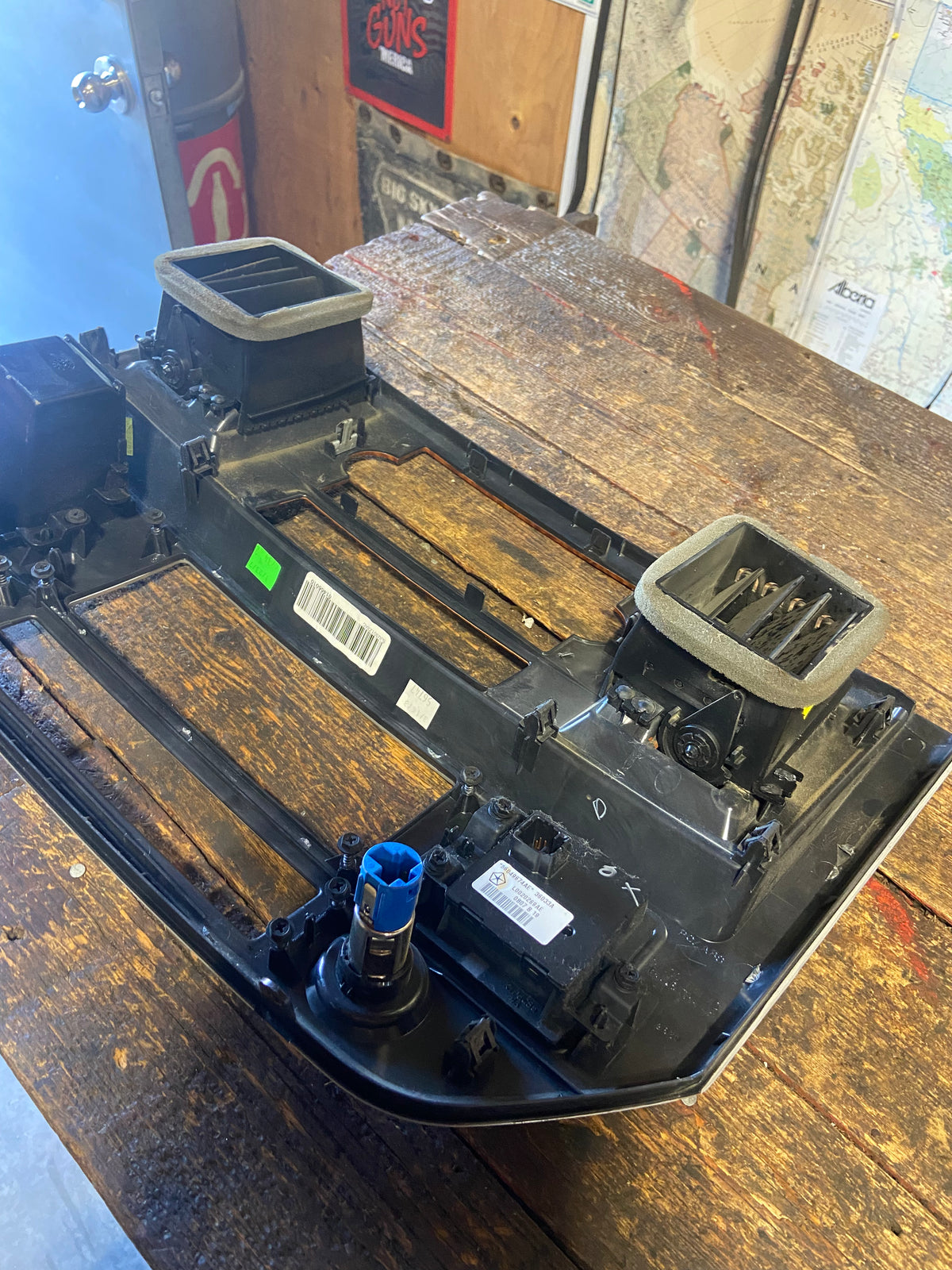 06-&#39;09 Dodge Ram Woodgrain Center Dash Bezel Surround