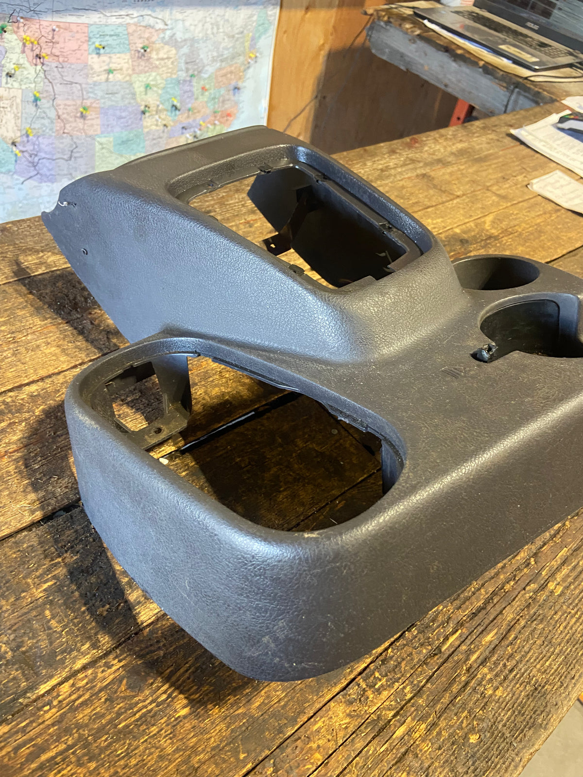 98-&#39;02 Dodge Ram Dark Grey Shifter Surround Floor Console