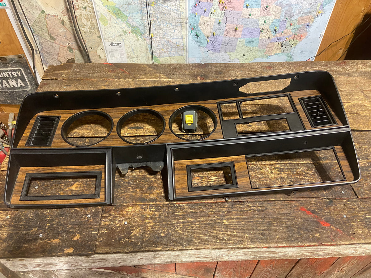 89-&#39;93 Dodge Ram 1st Gen Cummins Woodgrain Dash Bezel