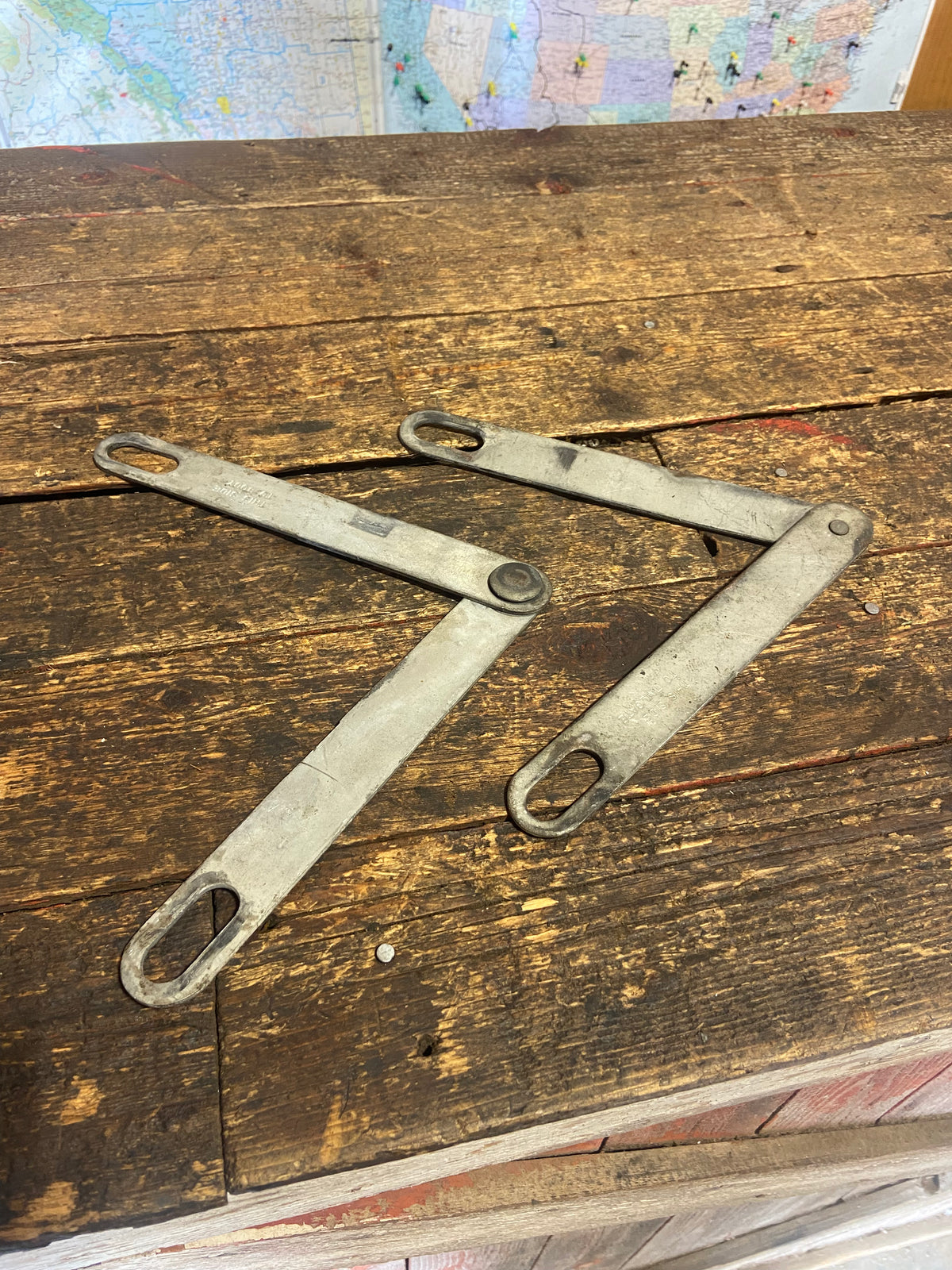 89-&#39;93 1st Gen Dodge Ram Cummins Tailgate Straps Linkage OEM